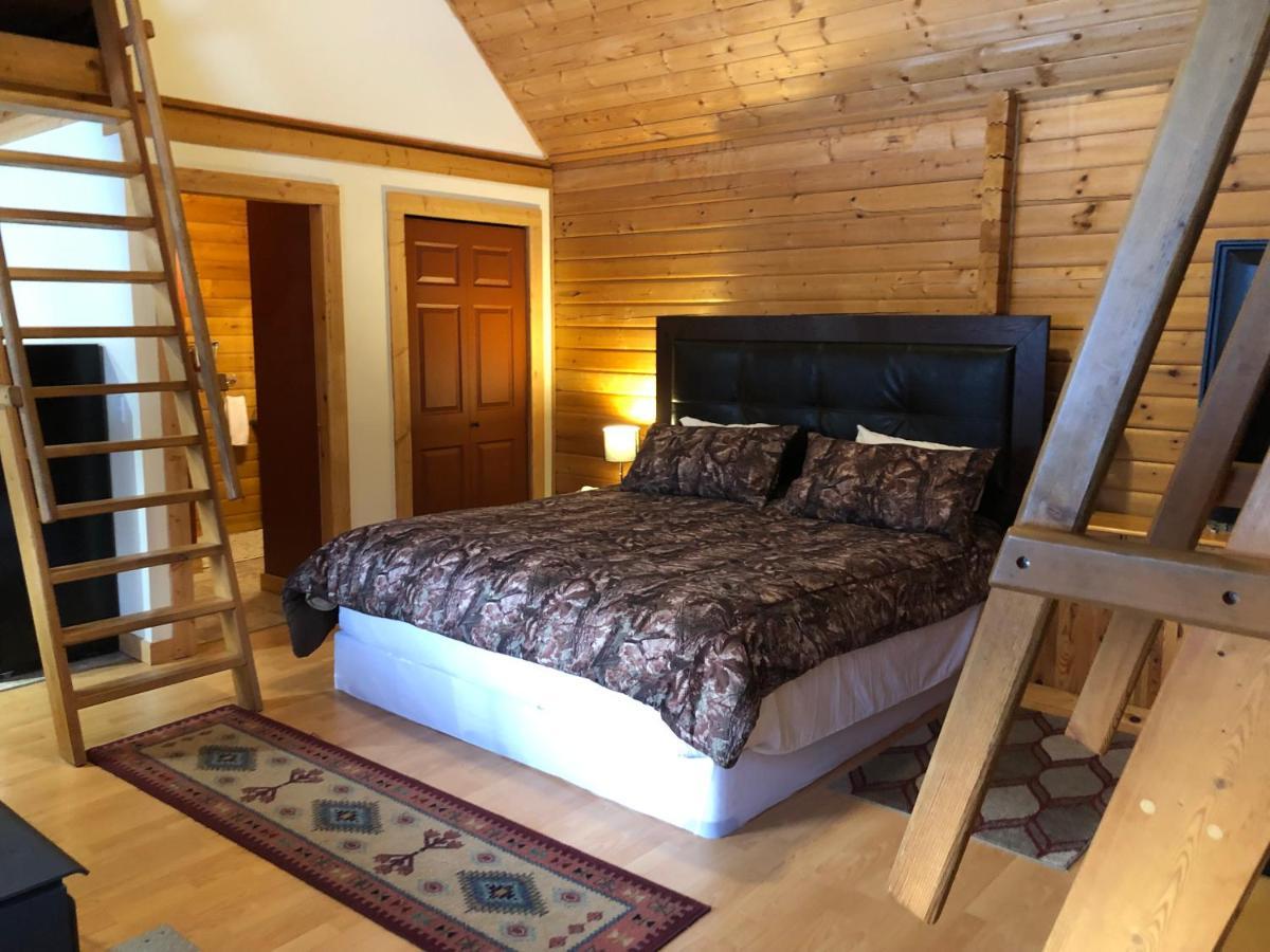Camels Hump Guest Ranch Lumby Eksteriør bilde