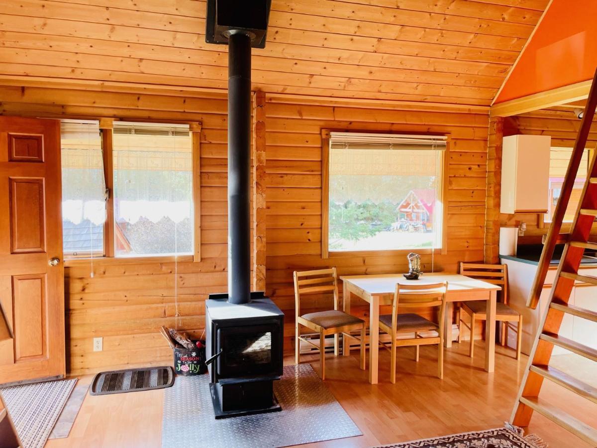 Camels Hump Guest Ranch Lumby Eksteriør bilde