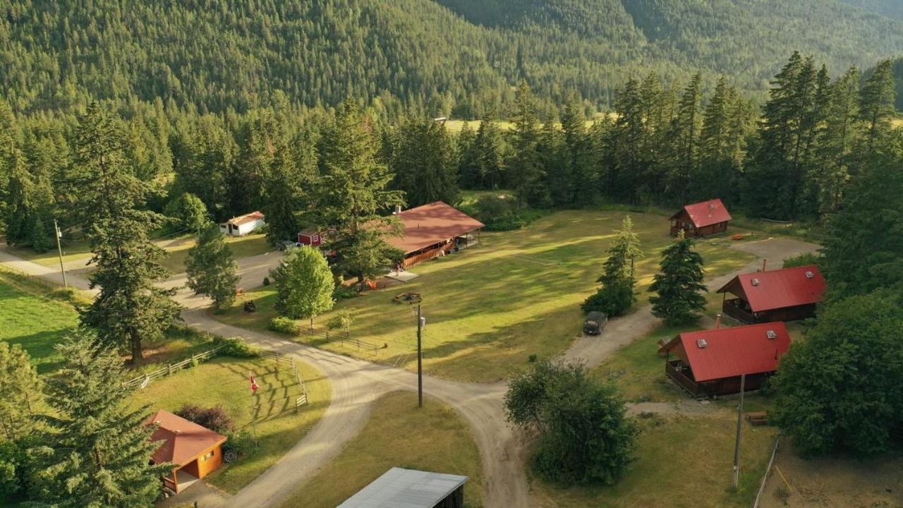 Camels Hump Guest Ranch Lumby Eksteriør bilde
